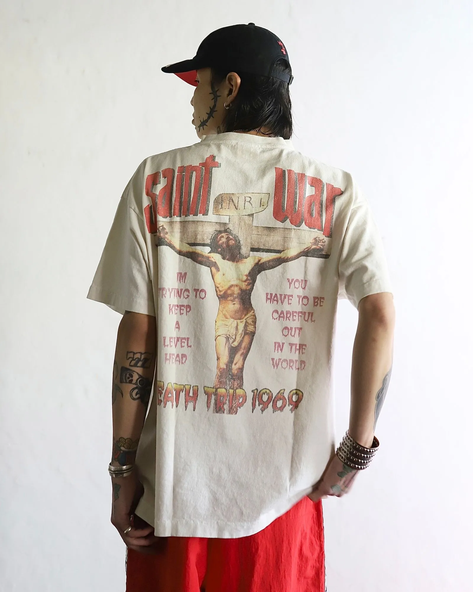 SAINT MICHAEL SAINT WAR TEE/WHAT new style Jesus cross retro short-sleeved, off-white S-XL, ready-to-wear, washed and distressed, printed repeatedly and modified, tube-woven seamless fabric, with little angel anti-counterfeiting label